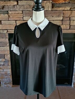 Peter Nygard Black And White Short Ruffled Sleeve Collared French Maid Style Top